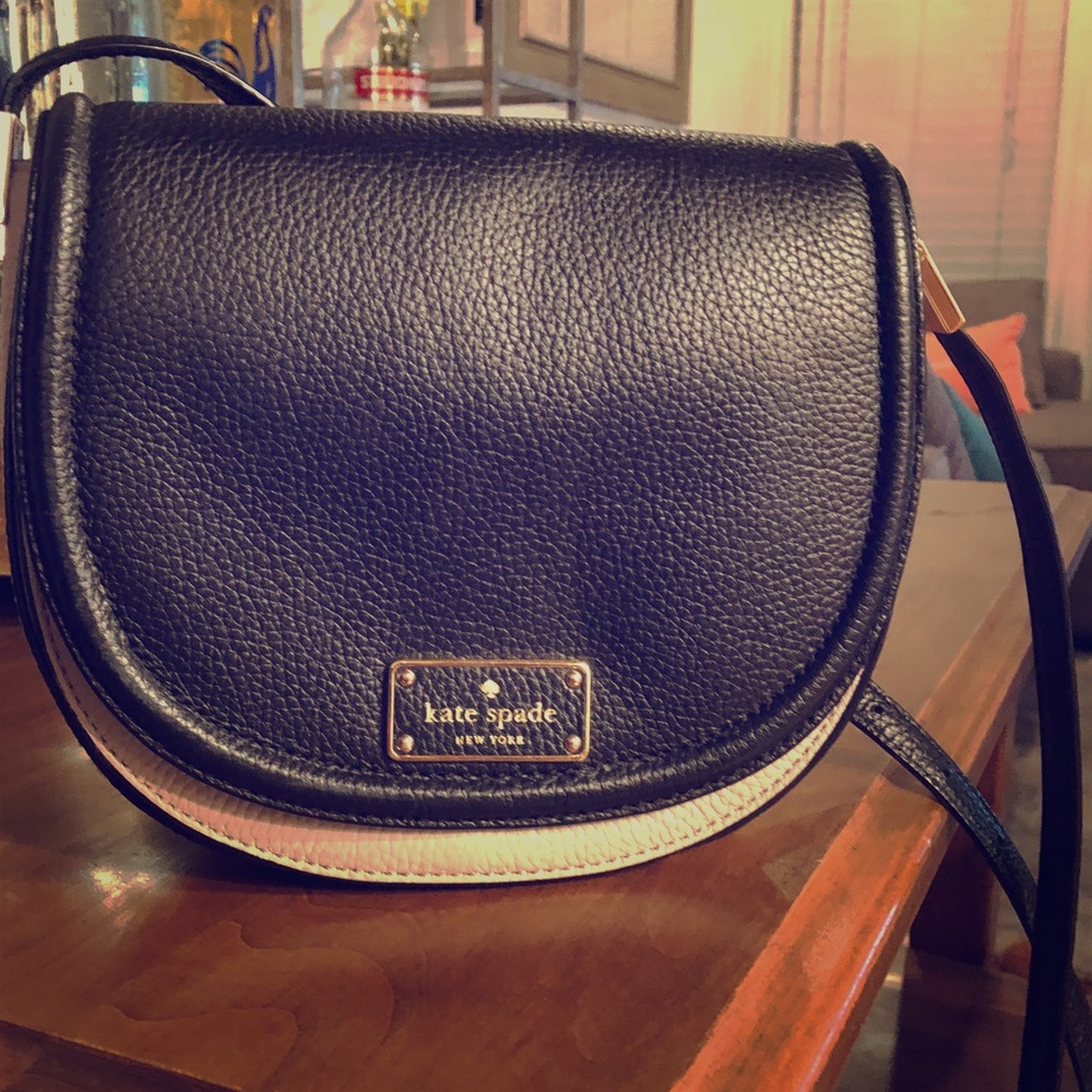 Small Kate Spade saddle bag! Perfect condition