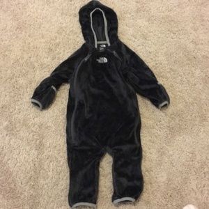 THE NORTH FACE ONESIE