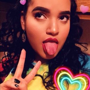 Meet your Posher, Adriana