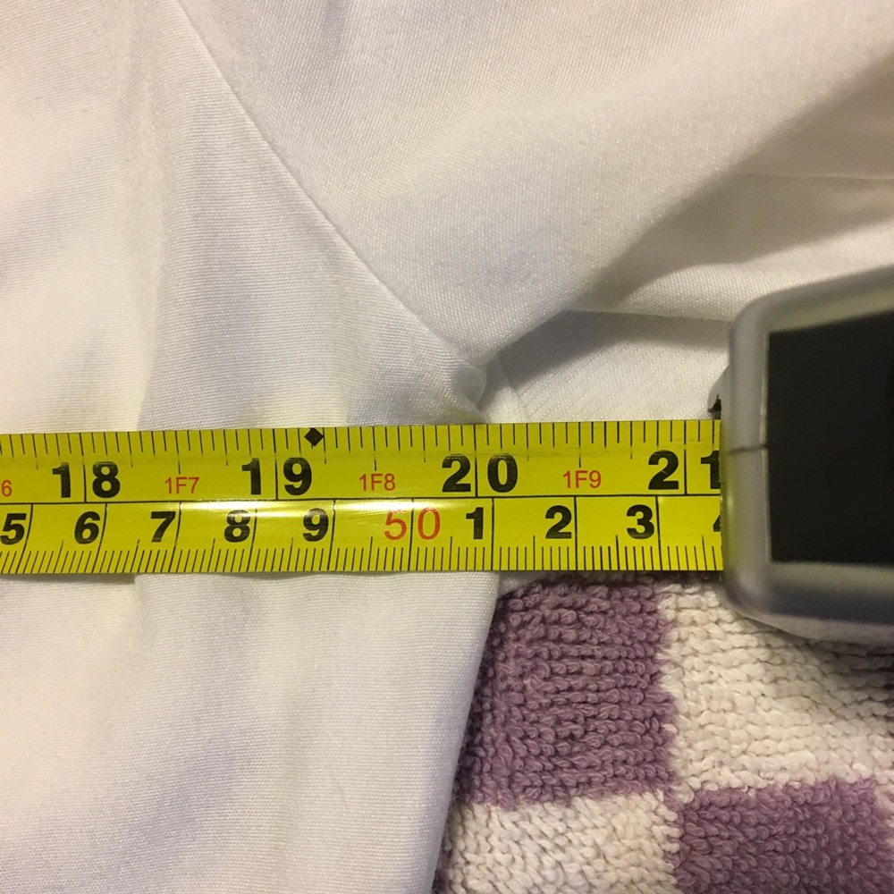 Woman’s shirt - Picture 3 of 3