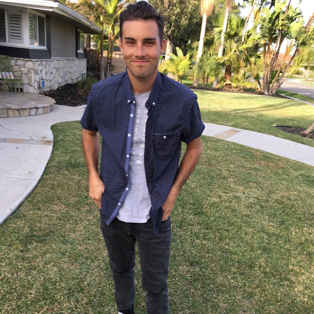 21 men blue with white dots short sleeve