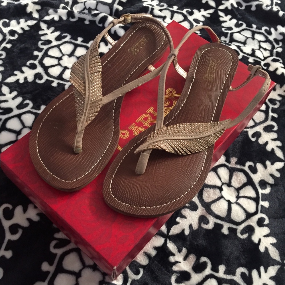 Carlos Santana Feather Detail Sandals Size 7.5
