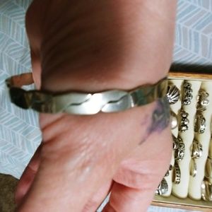 VINTAGE STERLING SILVER WOMENS BRACELET