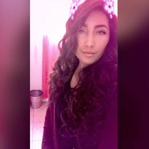 Meet your Posher, Liz - Picture 1 of 1