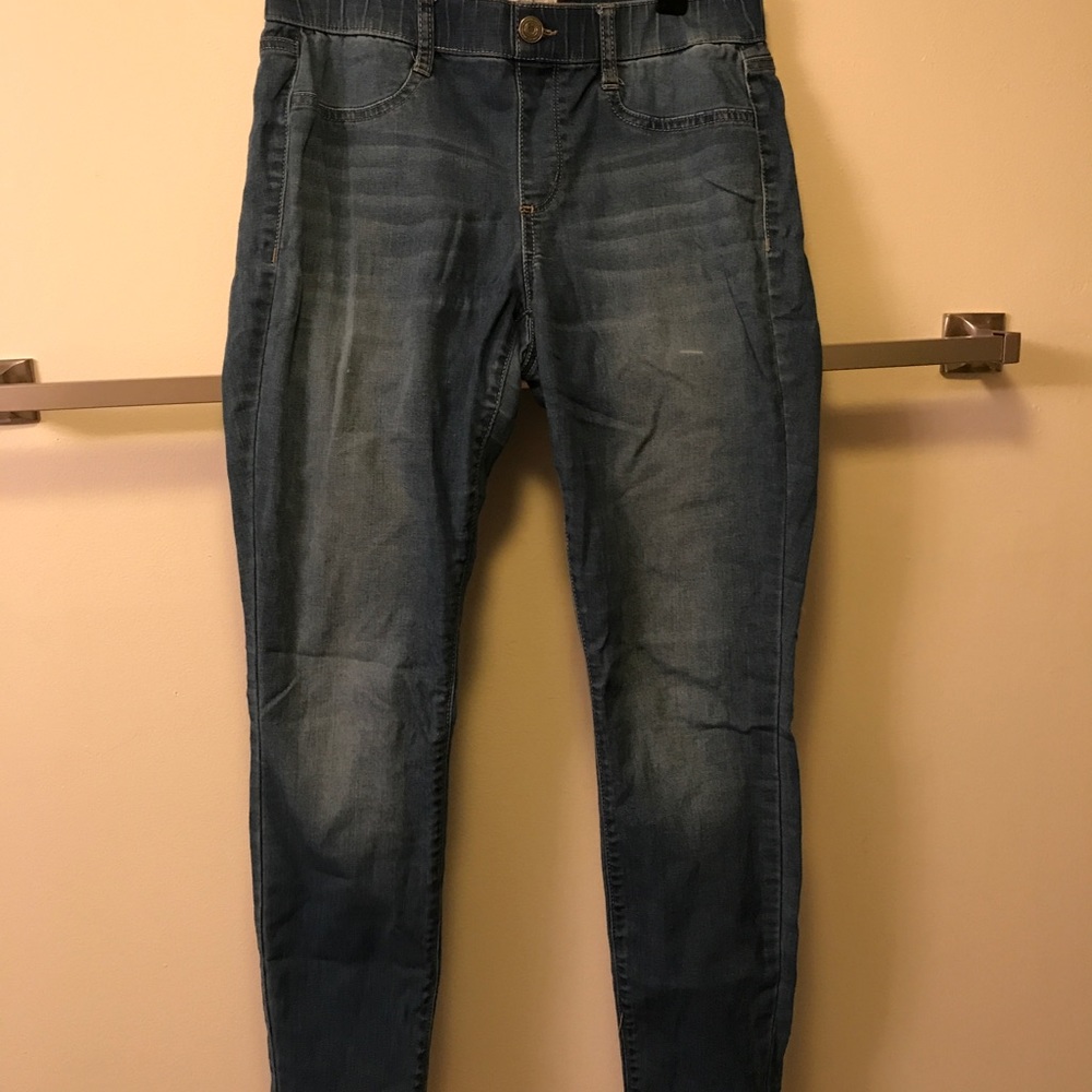 SO jeans by khols worn only a few times !!! 🎉🎊🎉