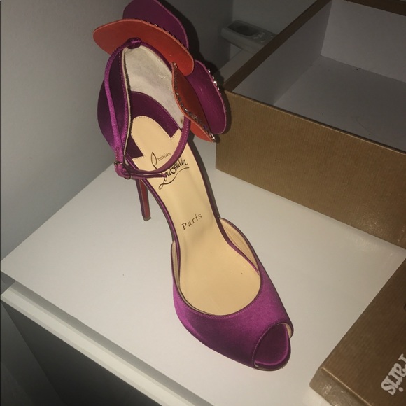 🔥CHRISTIAN LOUBOUTIN🔥 (price is lil negotiable) - Picture 4 of 8