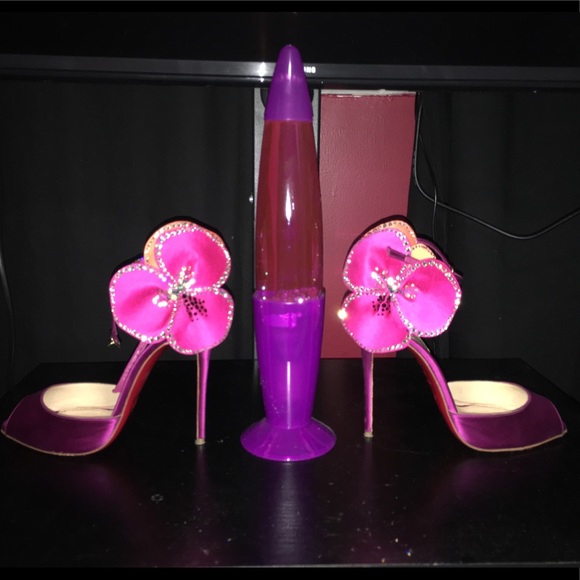 🔥CHRISTIAN LOUBOUTIN🔥 (price is lil negotiable) - Picture 3 of 8