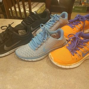 3 pairs of nike free runs