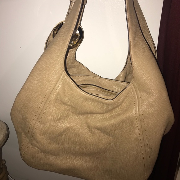 Authentic leather Michael kors bag .