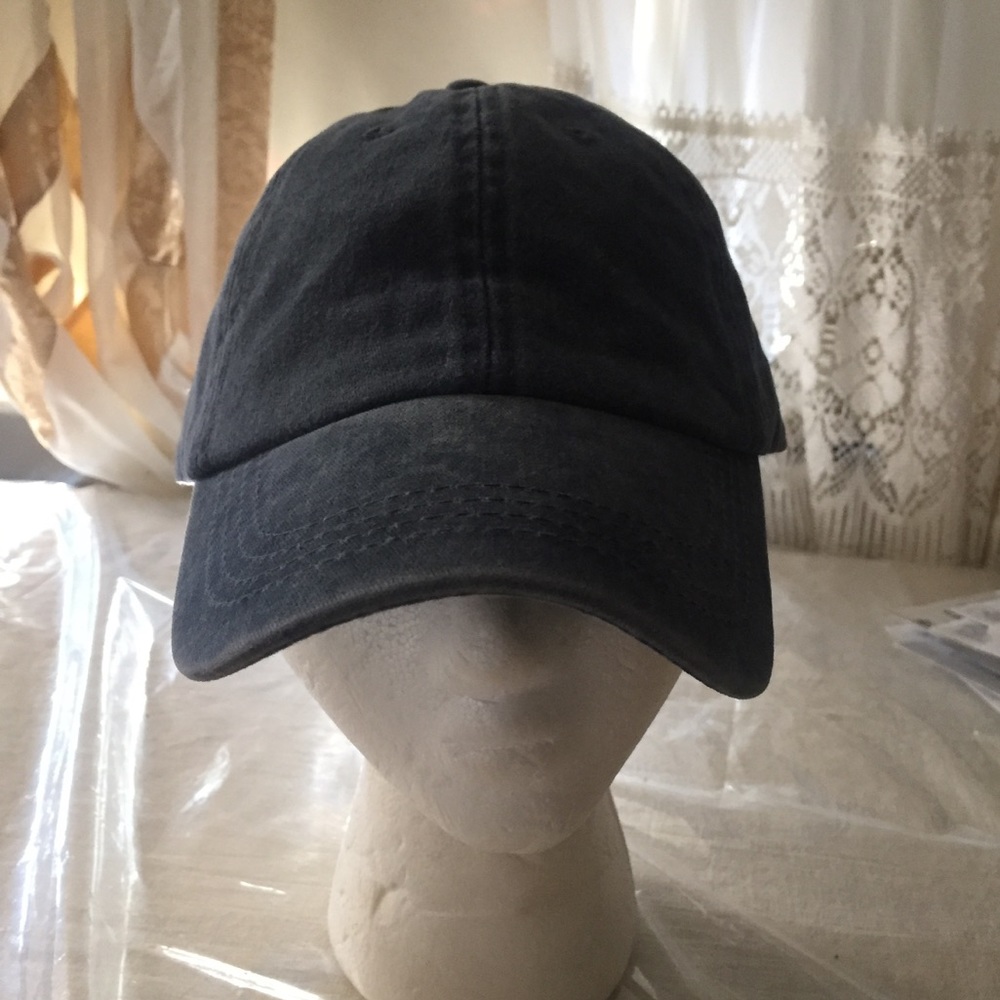 Baseball cap - Picture 2 of 5