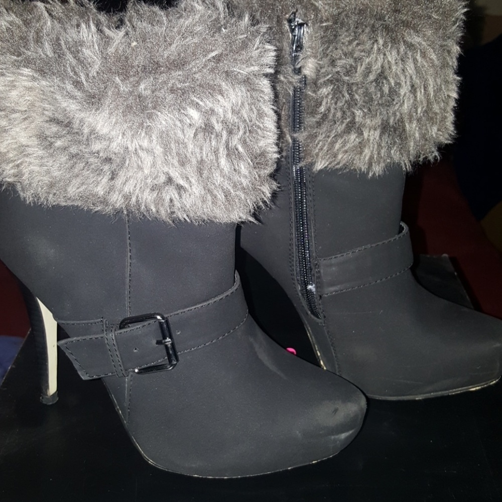 Boots w/ Fur