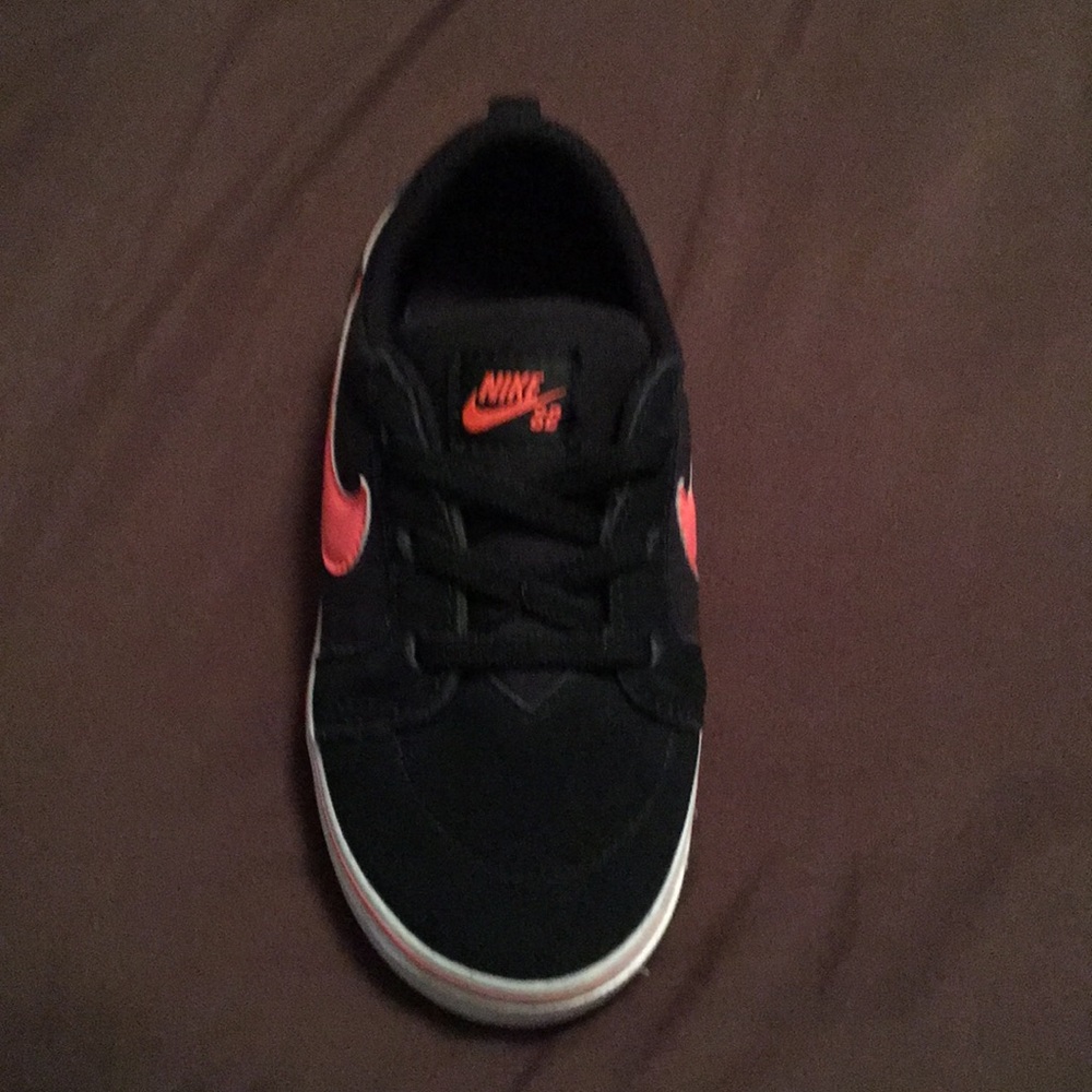 Nike skateboarding sneakers toddler size 9