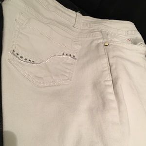 roz&ALI white jeans