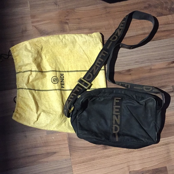 Fendi Handbags - FLASH SALE Vintage Fendi crossbody bag