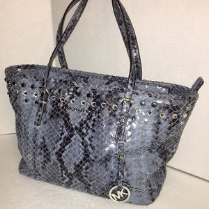 *OFFERS!* Gorgeous Michael Kors Blue Leather Bag