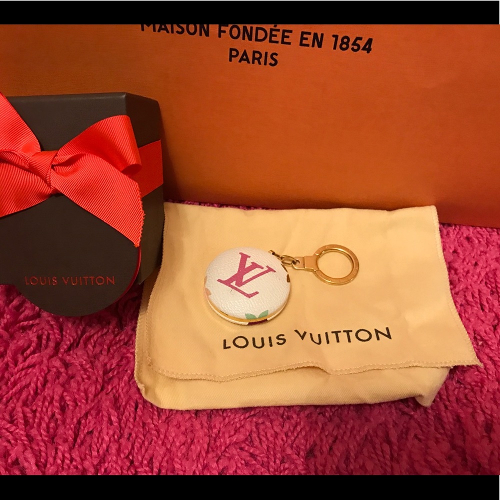 🌷SOLD🌷 Authentic Louis Vuitton Astropill