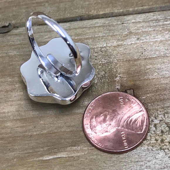 Ring - Picture 6 of 7