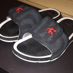 And 1 slides slippers