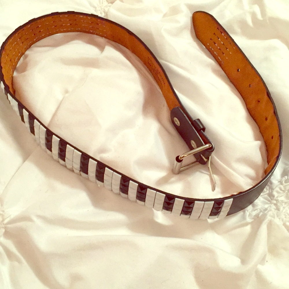 Piano belt