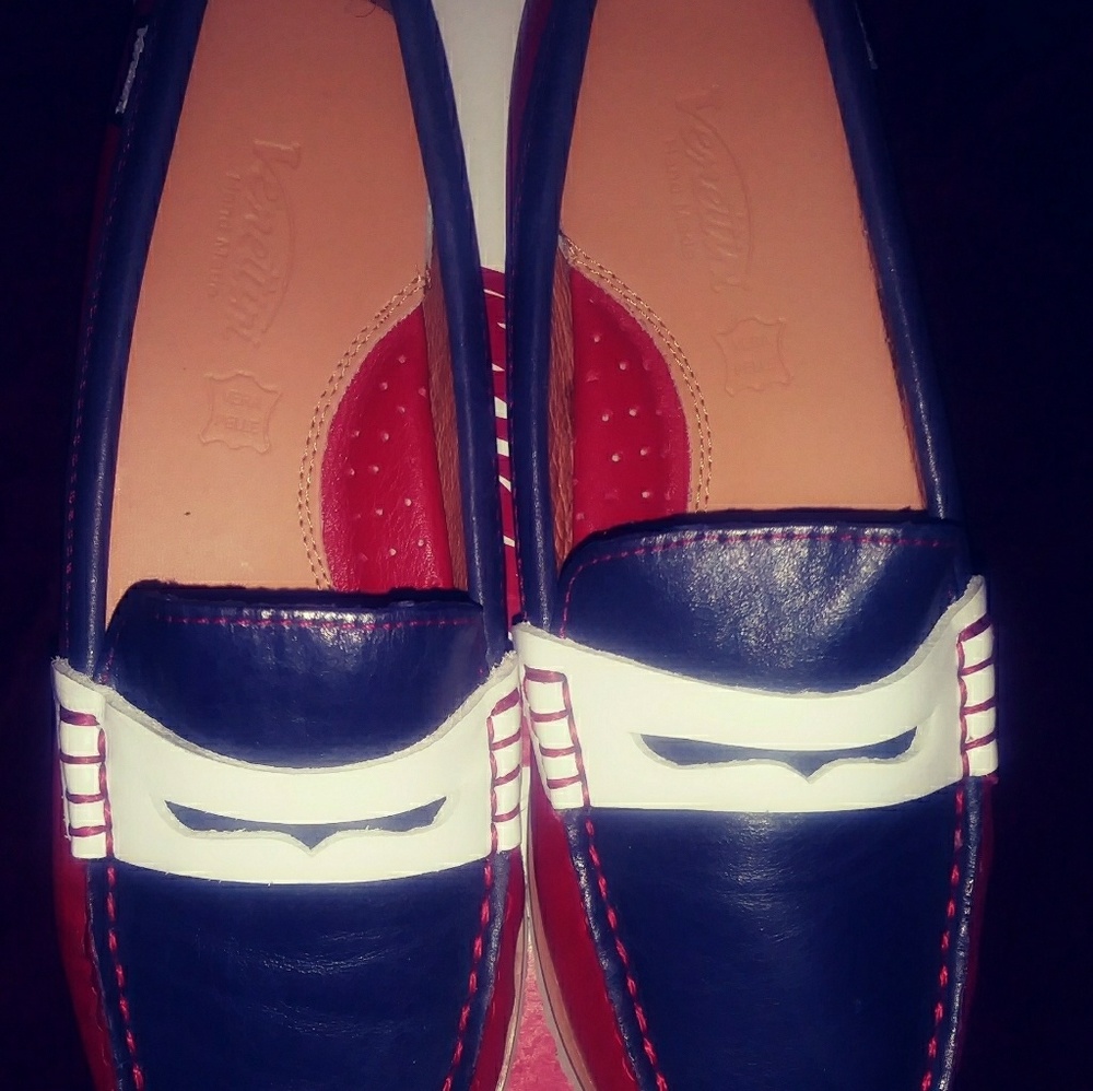 Venettini Slip On Boys Size 3.5 EU and 3.5 US.