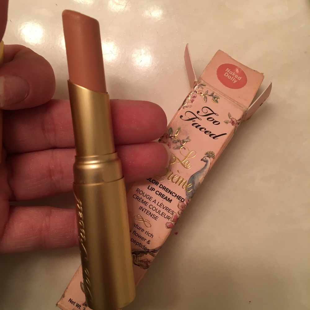 TOO FACED LIPSTICK IN SHADE DOLLY💄✨