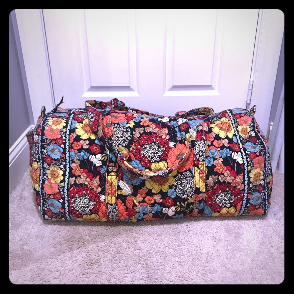 ICONIC LARGE VERA BRADLEY DUFFEL