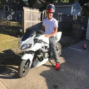 Meet your Posher, Luis