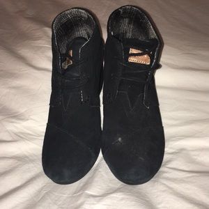 Tom wedged ankle booties