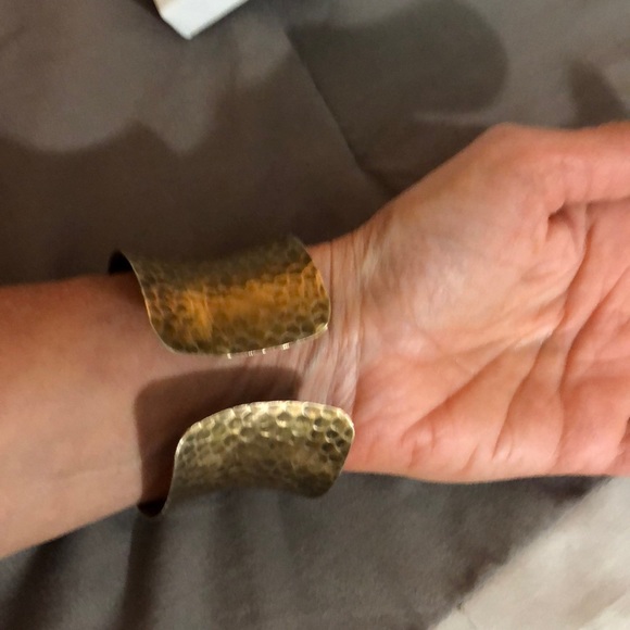 Bracket - Picture 2 of 3