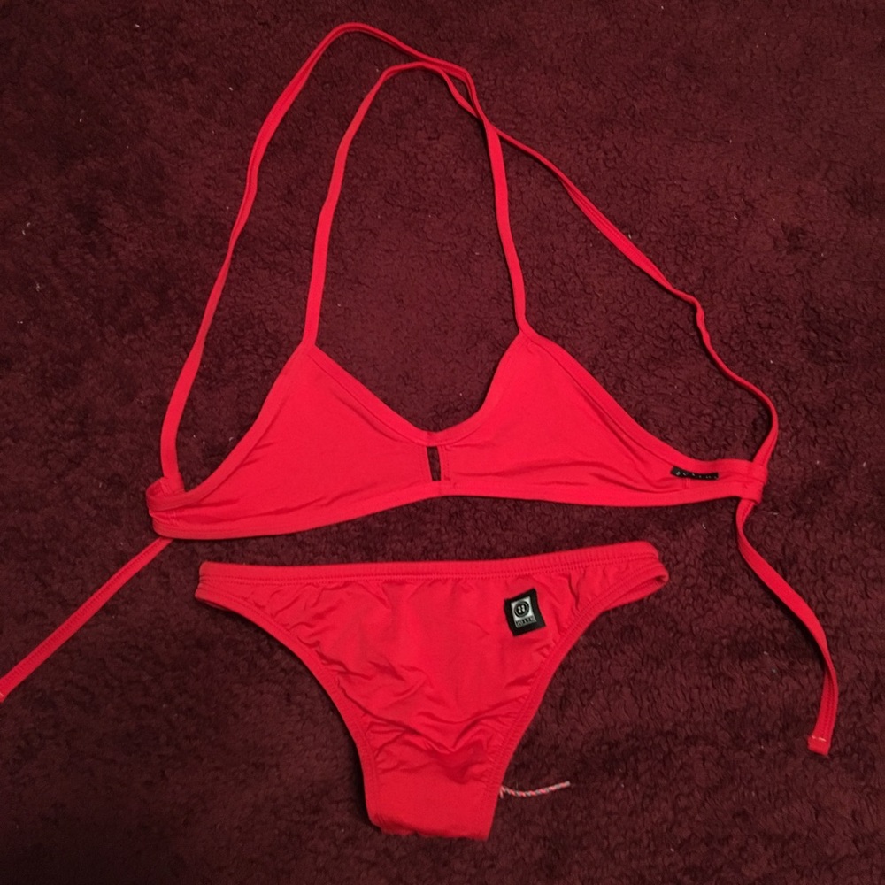 Jolyn red bikini