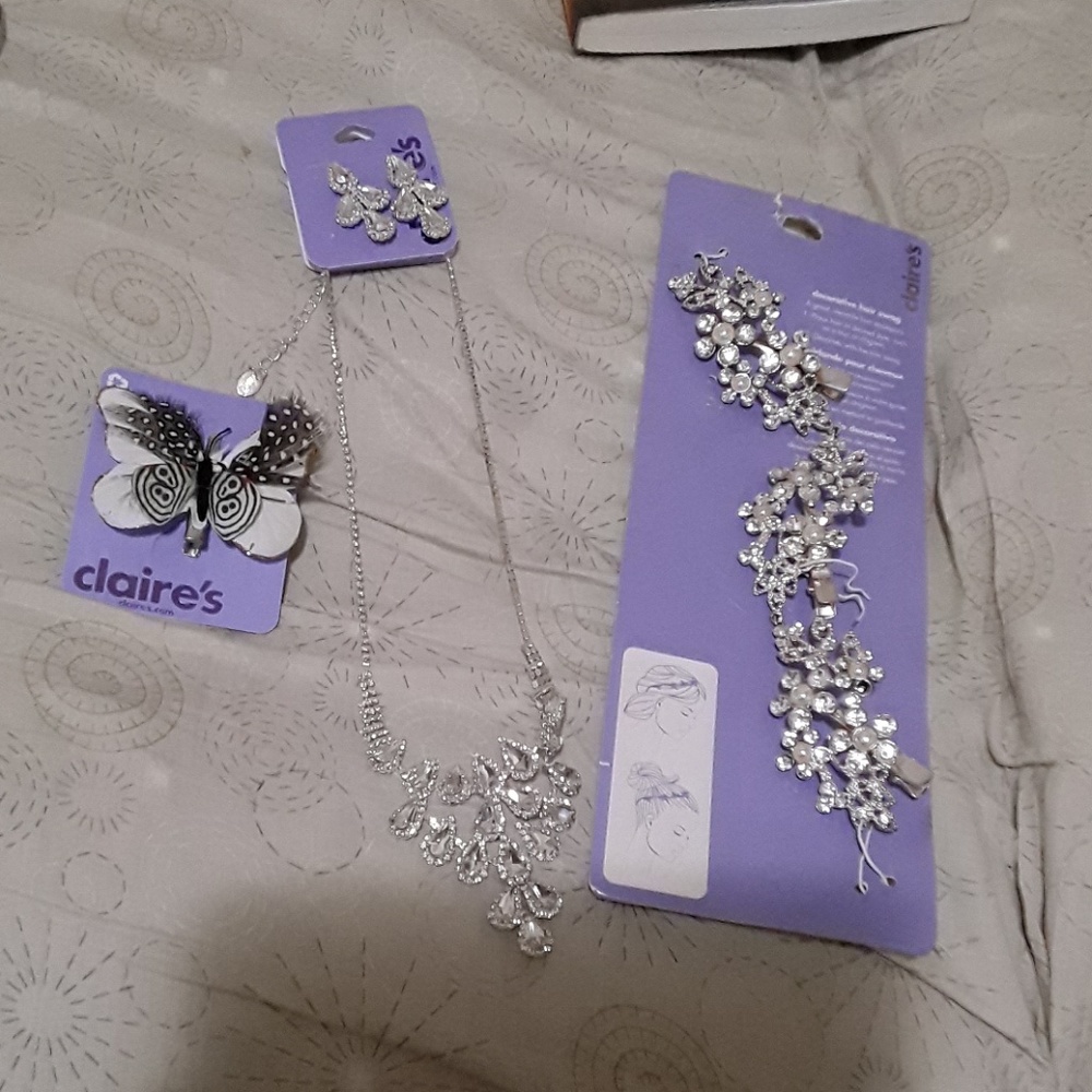 Necklace earrings hair swag