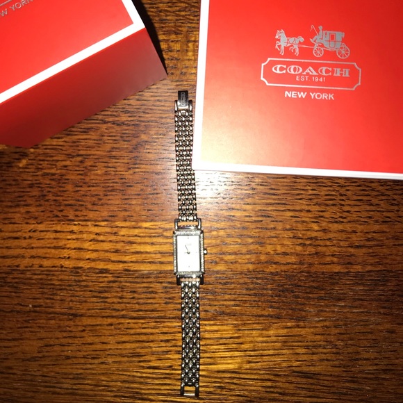 Authentic Coach Silvertone watch - Picture 2 of 6