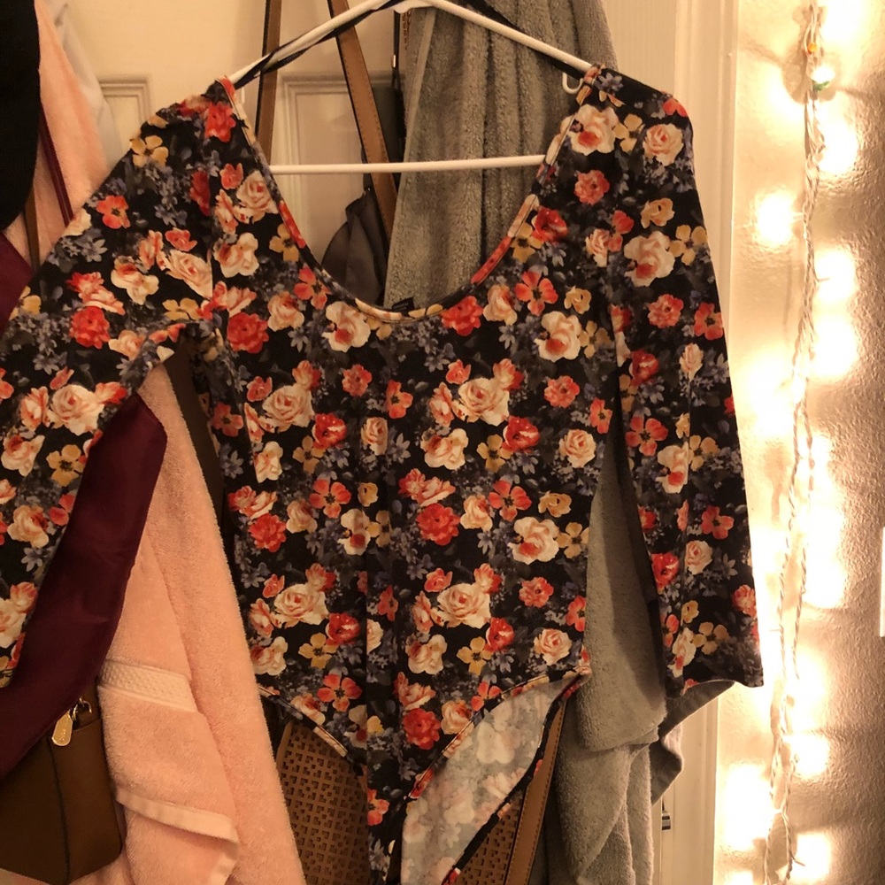 Mid sleeve flowery body suit