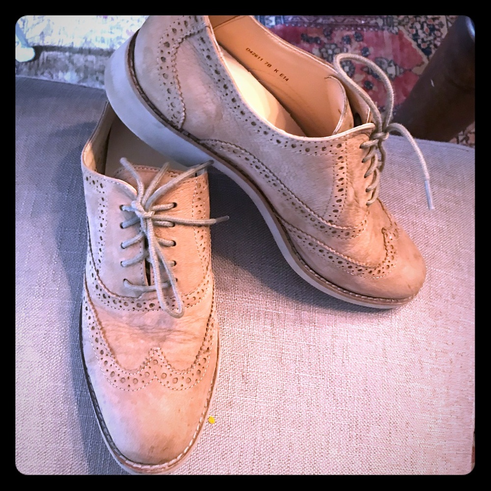Saddle shoes