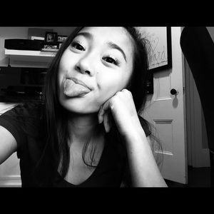 Meet your Posher, Chloe