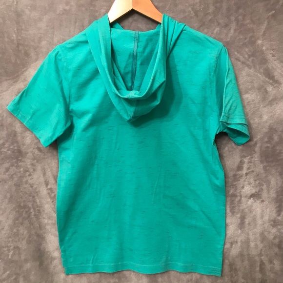 Red Camel Short Sleeve Hoodie Shirt - Picture 2 of 4