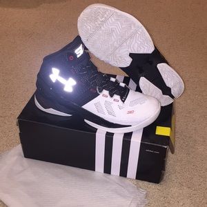 Curry 2s "Suit and Tie"