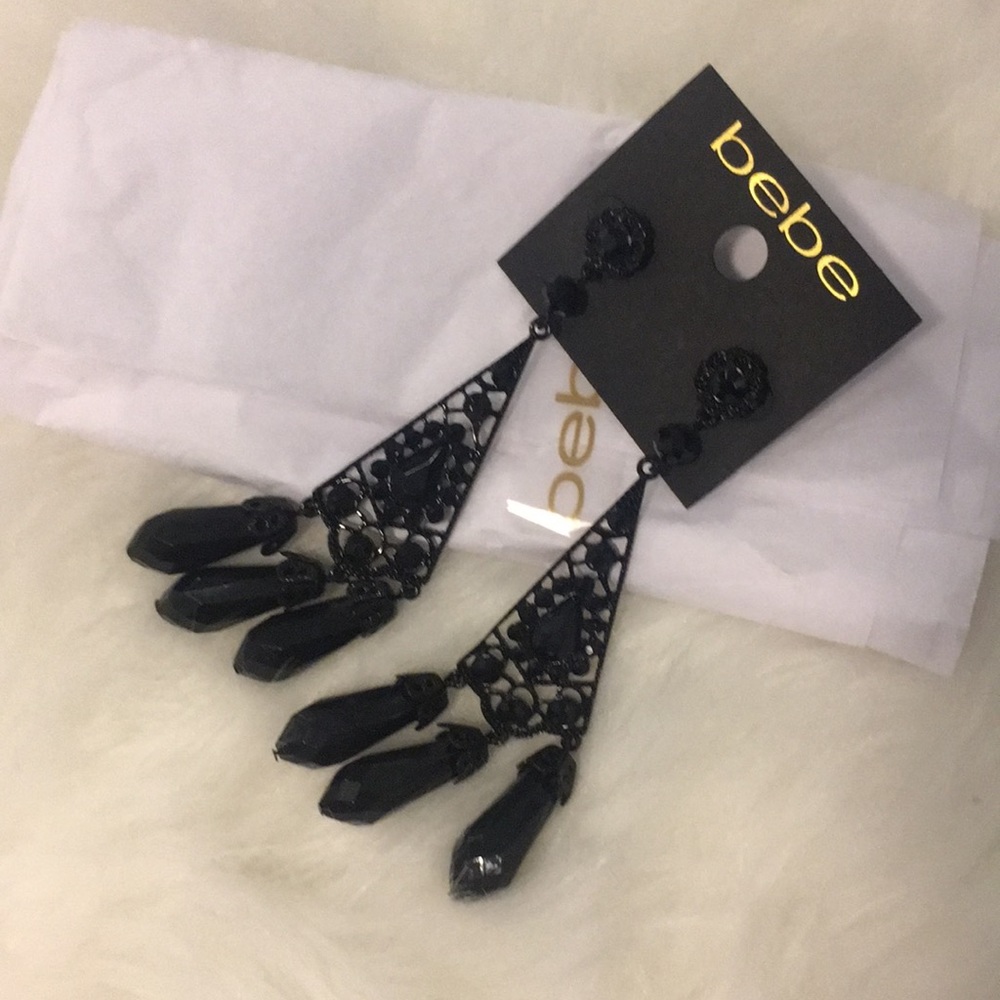 Black metal and Plastic Chandelier Earnings