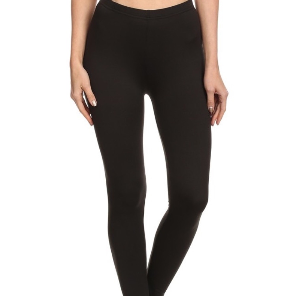 SOLID OS BLACK LEGGINGS