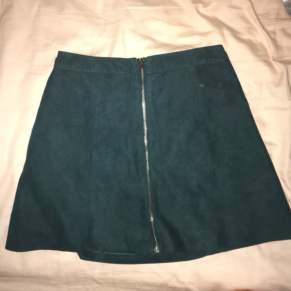 H&M Front Zip Dark Green Skirt (never worn)