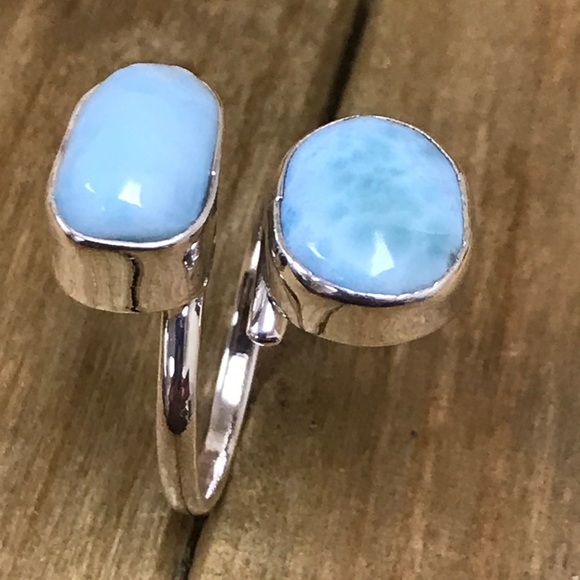 Ring - Picture 2 of 7