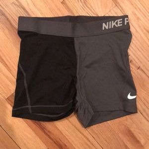 Nike 2 Toned Pro Shorts Medium