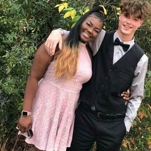 Meet your Posher, Logan