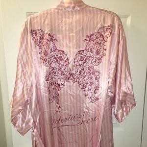 Rare 2009 Victoria’s Secret Fashion Show Robe 🦋