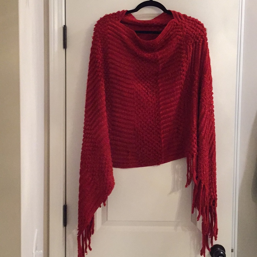 Red Pull over Shaw excellent condition