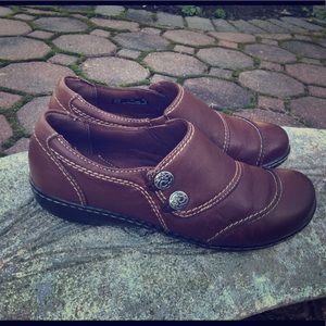 Clark’s bendables Size 7 brown leather