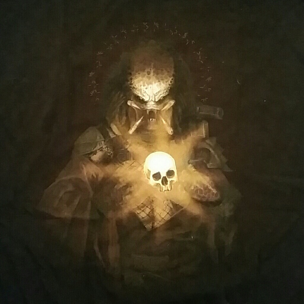 Lady's XL Predator t-shirt