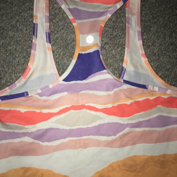 Lululemon multi tank size 6 🍋 - Picture 4 of 4