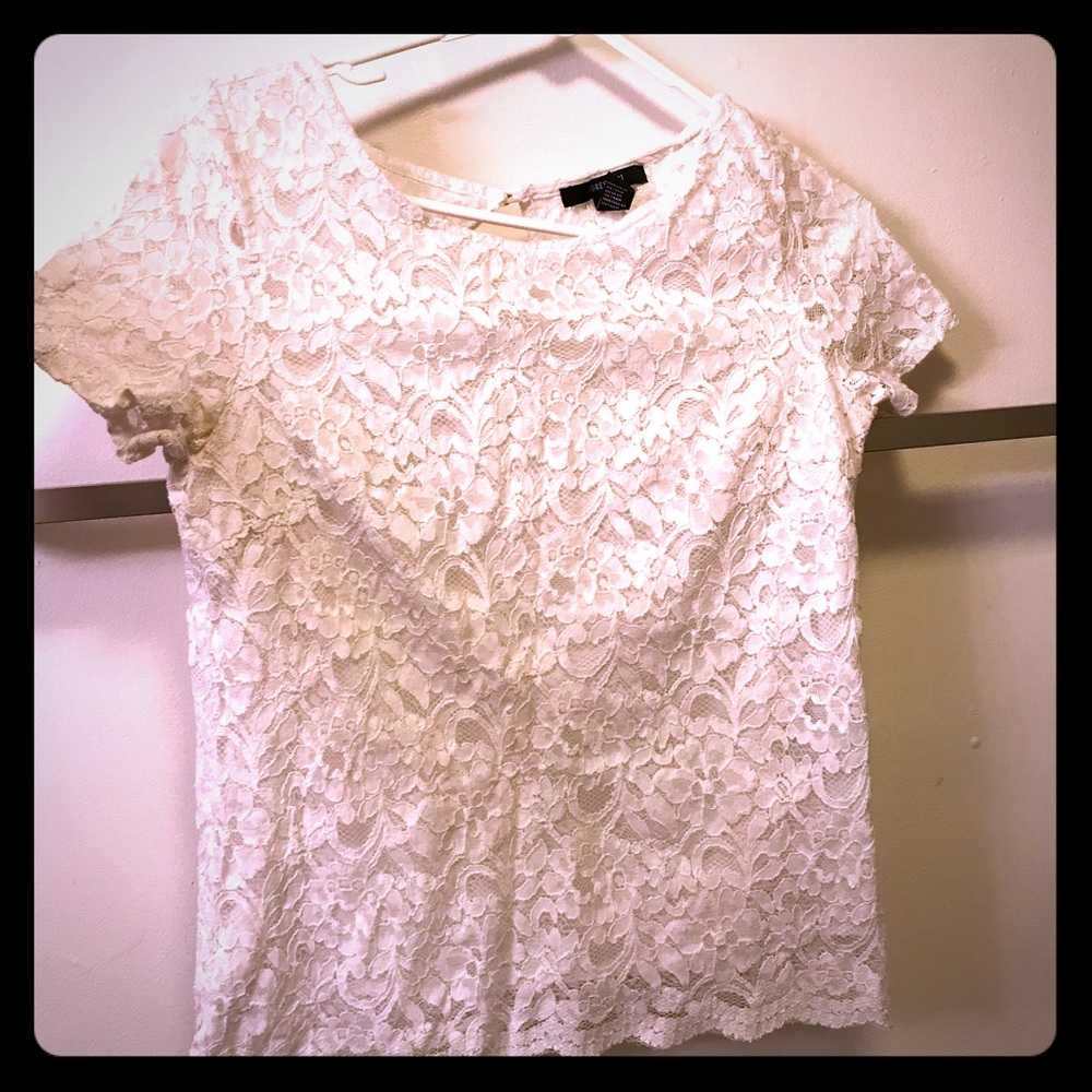 Forever 21 adorable lace top price negotiable 🎊🎊