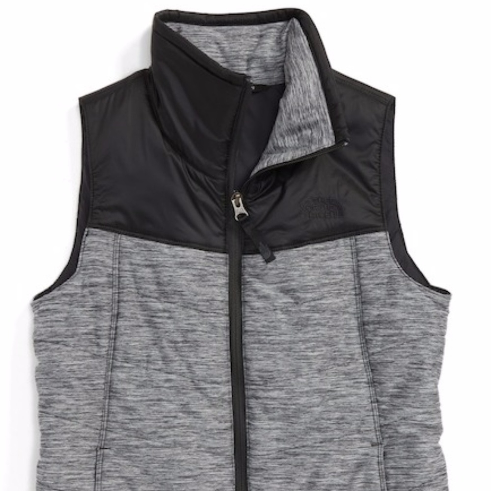 Girls North Face Pseudio Dark Gray Vest NWT $80 - Picture 1 of 7